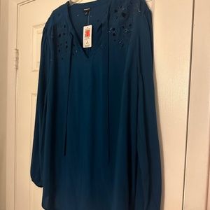 Eyelet top